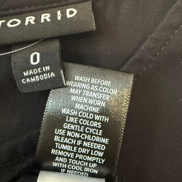New Torrid Challis 0 sleeveless cropped shell top blouse TS 2795 - Picture 5 of 9